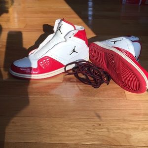 👟Flight 23’s red and white
